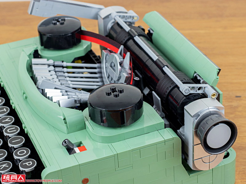 LEGO 21327 Ideas 系列【打字機】Typewriter 開箱報告 兼具優美外型與操作體驗的復古經典!