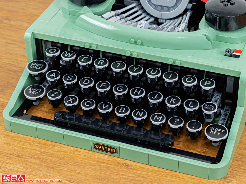 LEGO 21327 Ideas 系列【打字機】Typewriter 開箱報告 兼具優美外型與操作體驗的復古經典!