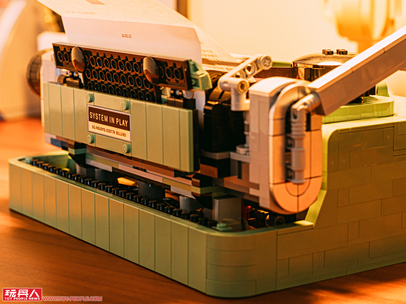 LEGO 21327 Ideas 系列【打字機】Typewriter 開箱報告 兼具優美外型與操作體驗的復古經典!