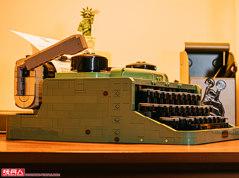 LEGO 21327 Ideas 系列【打字機】Typewriter 開箱報告 兼具優美外型與操作體驗的復古經典!