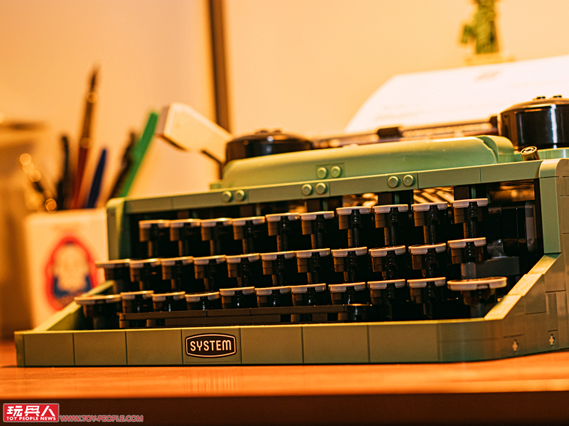 LEGO 21327 Ideas 系列【打字機】Typewriter 開箱報告 兼具優美外型與操作體驗的復古經典!