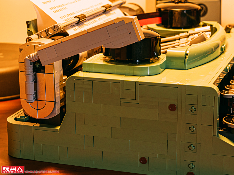 LEGO 21327 Ideas 系列【打字機】Typewriter 開箱報告 兼具優美外型與操作體驗的復古經典!