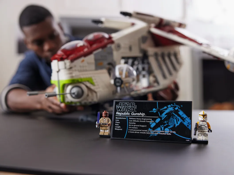 LEGO 75309 UCS 系列《星際大戰》共和國砲艇（Republic Gunship）複製人戰爭時期的標誌性飛行載具！