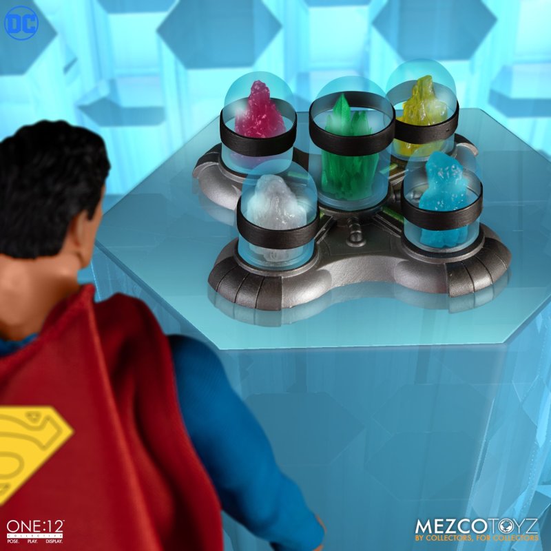 MEZCO TOYZ ONE:12 COLLECTIVE 系列 DC【超人 - 鋼鐵英雄版本】Superman - Man of Steel Edition 1/12 比例可動人偶 豪華七頭雕陣容登場！