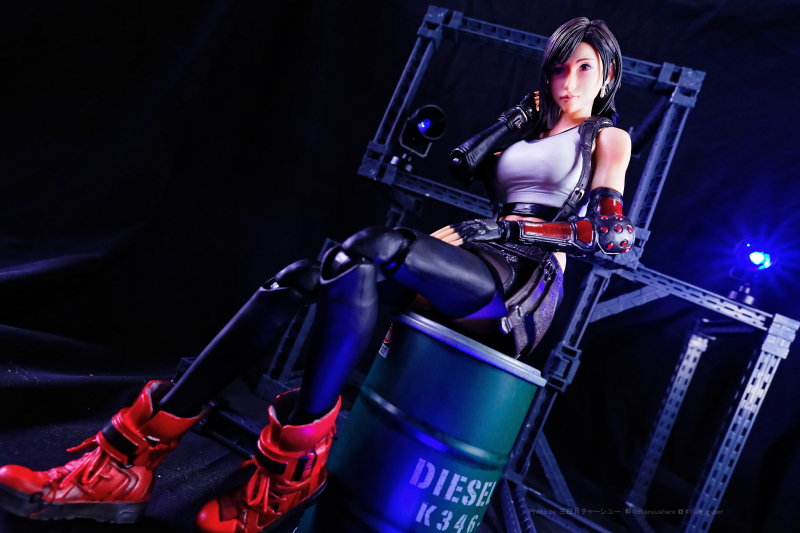 PLAYS ARTS FF7 蒂法受害者揮手區！簡易邪神面修改實驗！『 JESPER叉燒HOBBY廢話開箱』