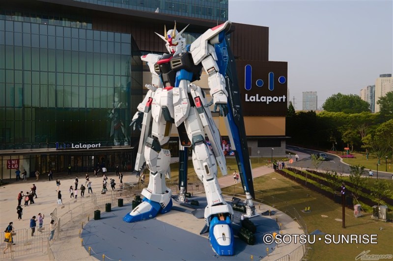萬代人氣鋼彈食玩『G-FRAME』新企畫啟動 改良版?自由鋼彈剪影現身!