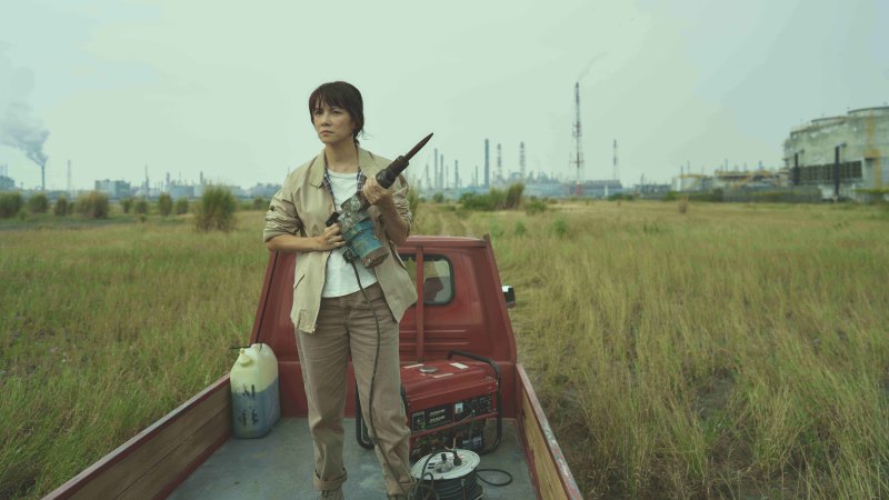 台版蘿拉？李心潔化身黑寡婦  《鱷魚》展現女力帥度破表