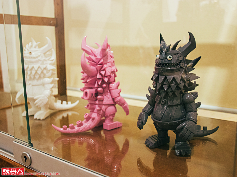 T9G 個展【UNSETTLE】at The little hut 現場報導 硬派帥氣的「鐵甲Rangeas」超大量出沒！