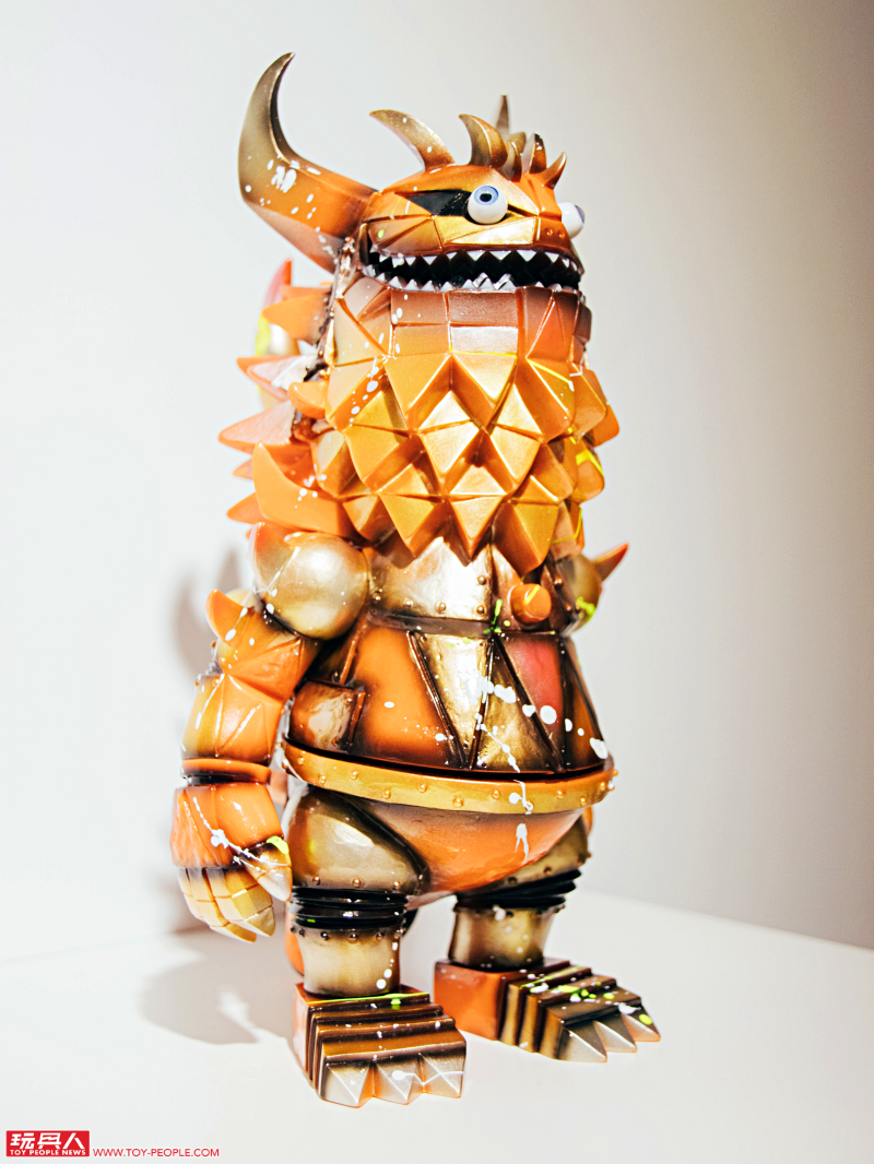 T9G 個展【UNSETTLE】at The little hut 現場報導 硬派帥氣的「鐵甲Rangeas」超大量出沒！