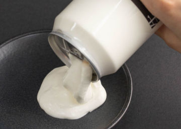 喪心病狂！日本咖啡廳推「鮮奶油是飲料」冷凍宅配，整坨乳脂的衝擊味道究竟是....？