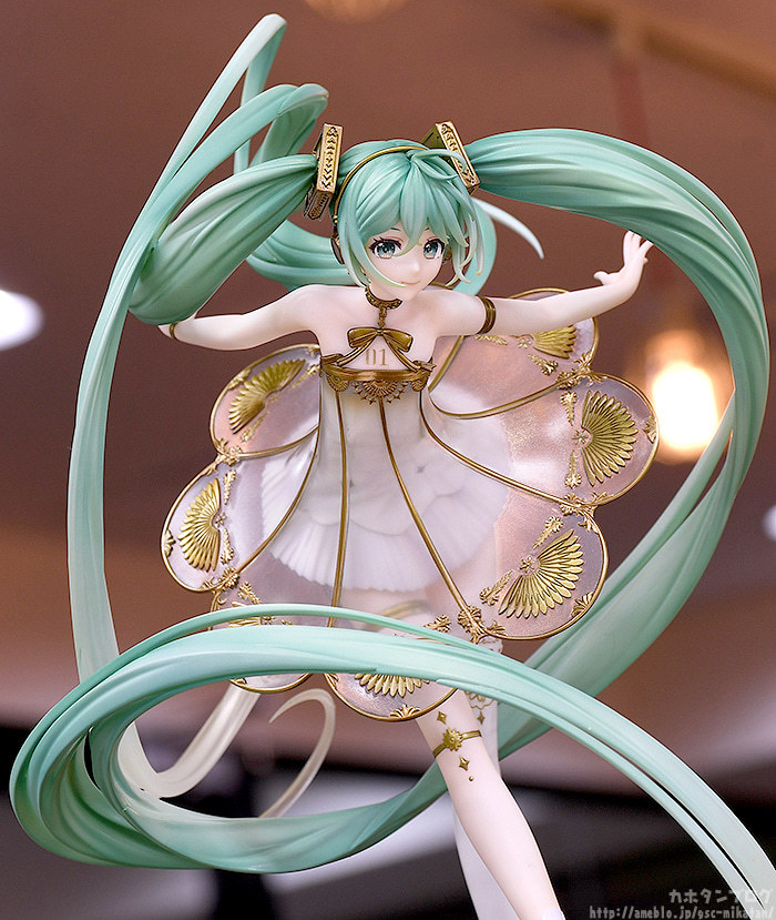留聲機上舞動的樂之精靈♪ GSC「初音未來交響樂 5th Anniversary Ver.」1/1比例模型