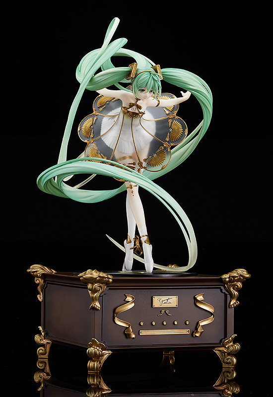 留聲機上舞動的樂之精靈♪ GSC「初音未來交響樂 5th Anniversary Ver.」1/1比例模型