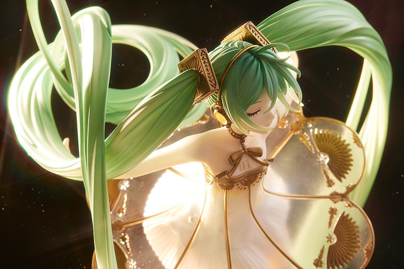 留聲機上舞動的樂之精靈♪ GSC「初音未來交響樂 5th Anniversary Ver.」1/1比例模型