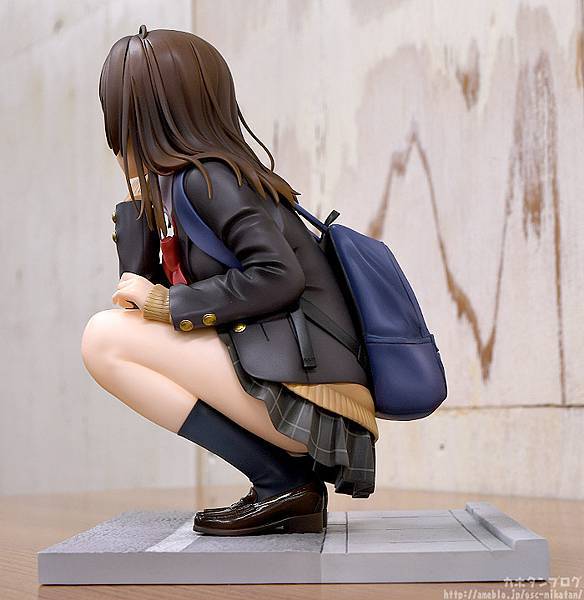 GSC《刮掉鬍子的我與撿到的女高中生》荻原沙優 無比例模型 蹲姿也有16公分高！