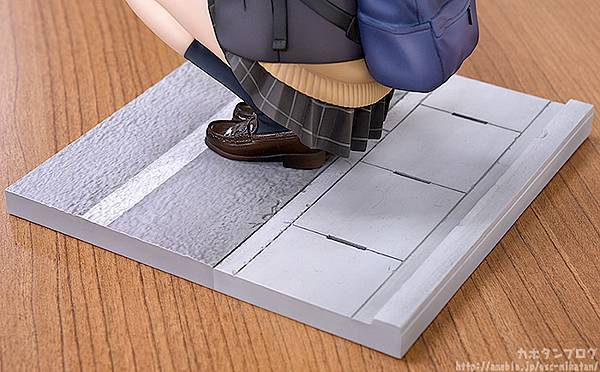 GSC《刮掉鬍子的我與撿到的女高中生》荻原沙優 無比例模型 蹲姿也有16公分高！