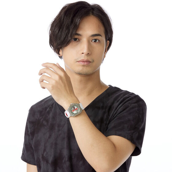 昭和嘴臭王來罵倒壞人啦！萬代推出《假面騎士V3》日本製金屬造型手錶