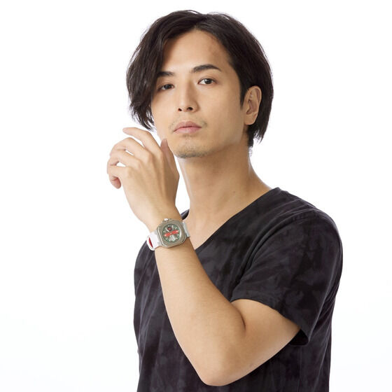 昭和嘴臭王來罵倒壞人啦！萬代推出《假面騎士V3》日本製金屬造型手錶