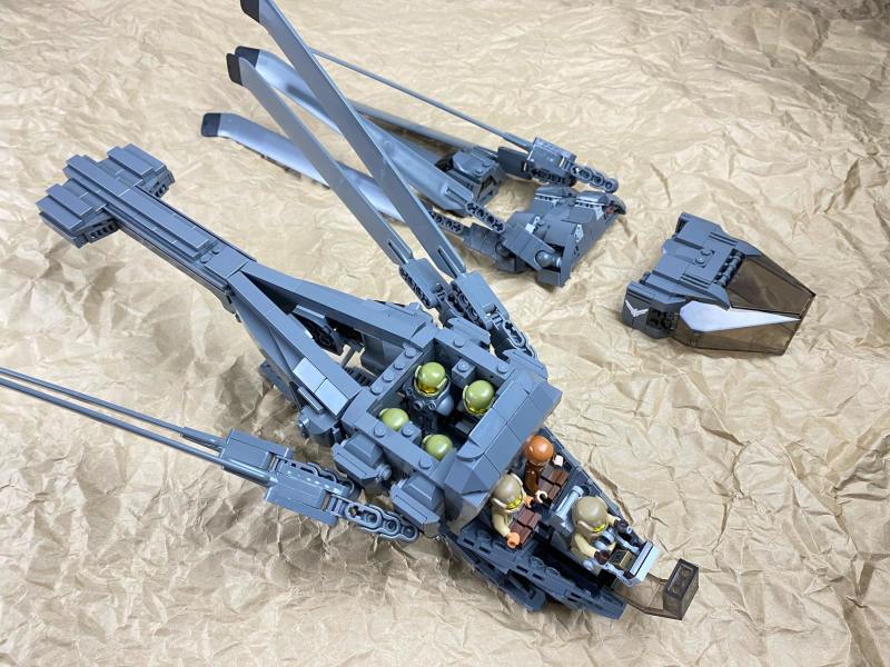 ZiO Creation 樂高 MOC 作品《沙丘》撲翼機（Ornithopter）能再現收起機翼、準備俯衝的造型！