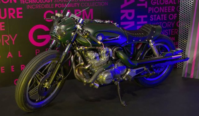 經典愛車再進化！《假面騎士BLACK SUN》實車「Battle Hopper」首度公開亮相