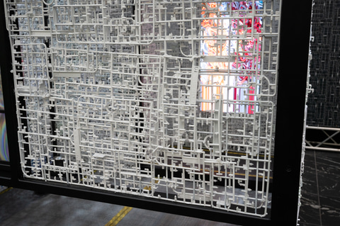 回收再利用更有型！『鋼彈R作戰FINAL』展出3000片回收零件組成的1/1「鋼彈頭」