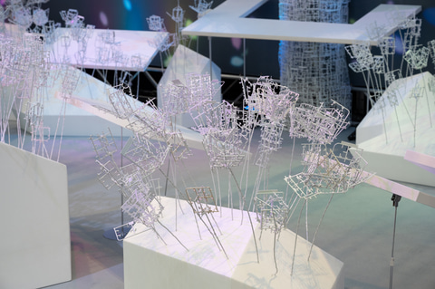 回收再利用更有型！『鋼彈R作戰FINAL』展出3000片回收零件組成的1/1「鋼彈頭」