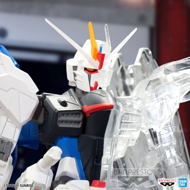 BANPRESTO《機動戰士鋼彈SEED》INTERNAL STRUCTURE 自由鋼彈 半剖ver.／透明ver.