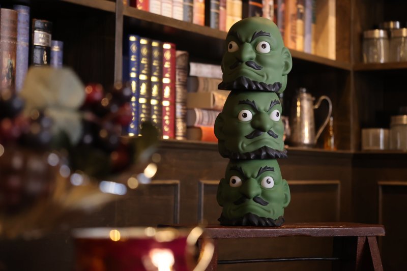 橡子共和國《神隱少女》湯婆婆的三顆綠色頭變成「舞首軟膠存錢筒」啦！