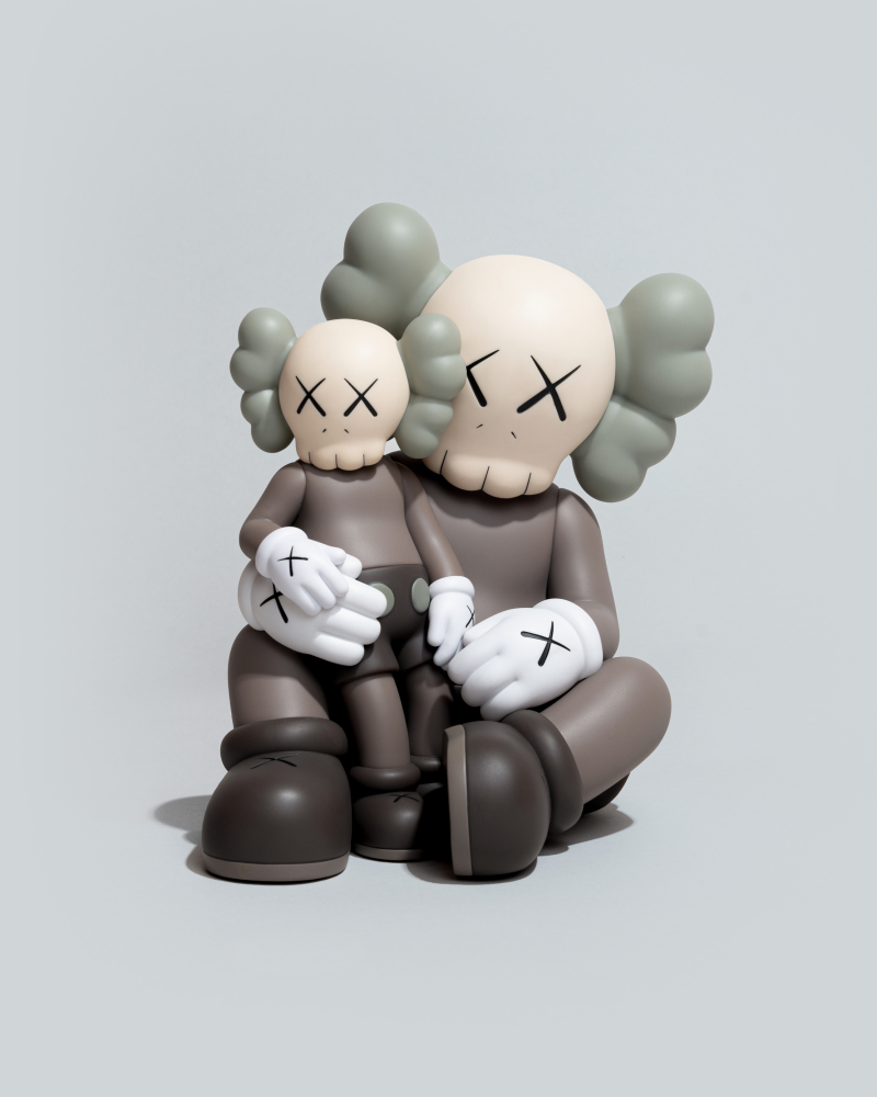 《KAWS:HOLIDAY》登上中國長白山 KAWS 首個COMPANION 巨型雪雕創作