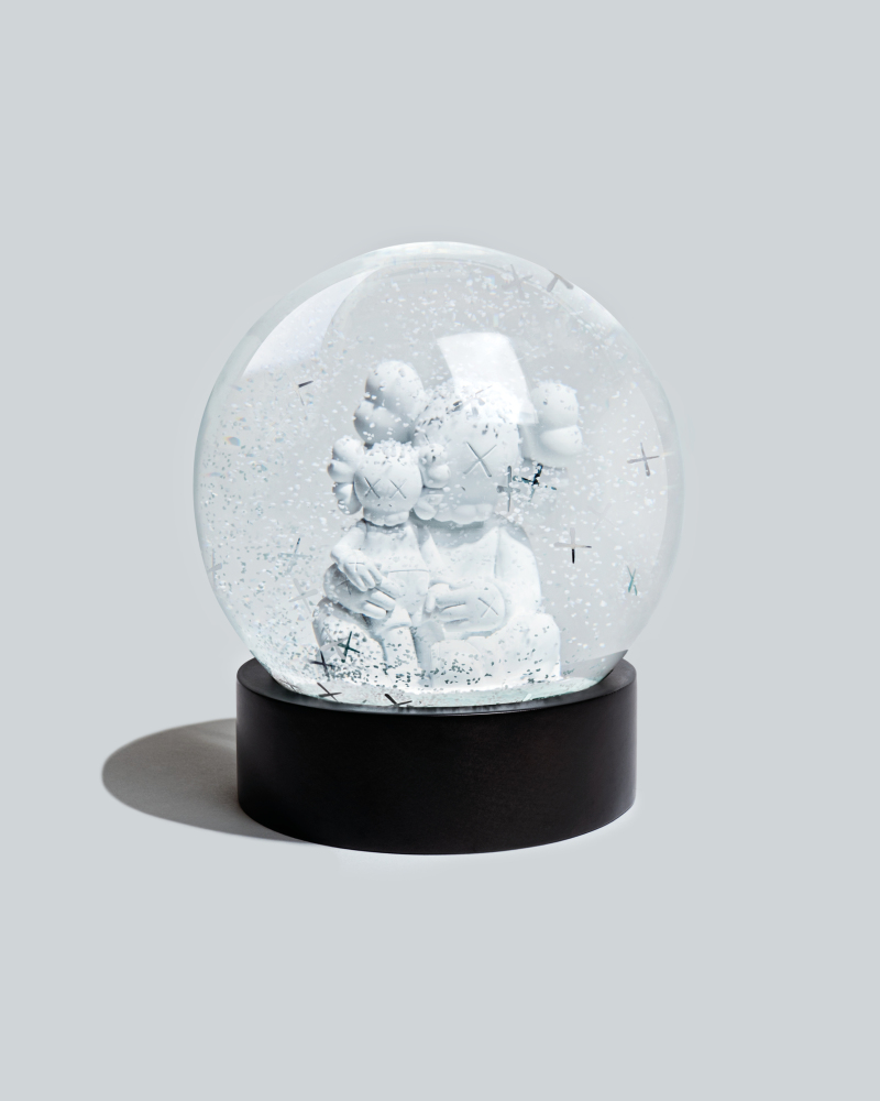 《KAWS:HOLIDAY》登上中國長白山 KAWS 首個COMPANION 巨型雪雕創作