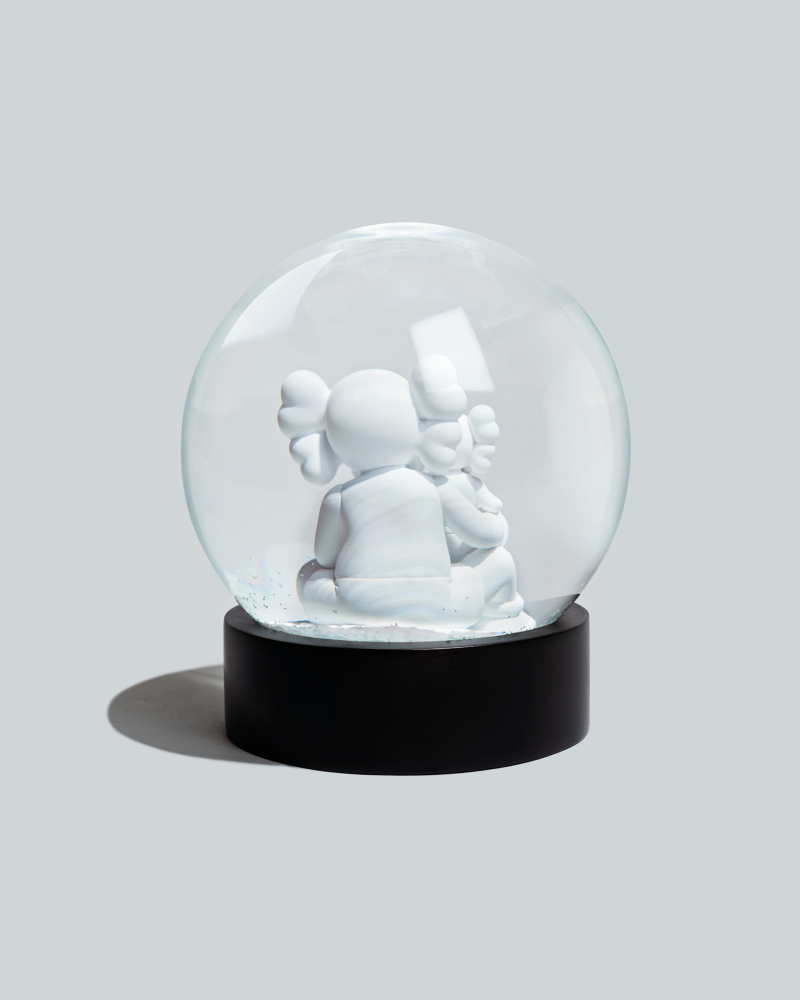 《KAWS:HOLIDAY》登上中國長白山 KAWS 首個COMPANION 巨型雪雕創作