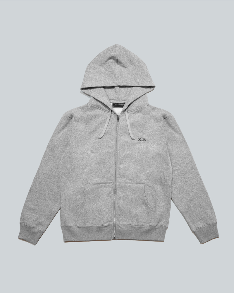 《KAWS:HOLIDAY》登上中國長白山 KAWS 首個COMPANION 巨型雪雕創作