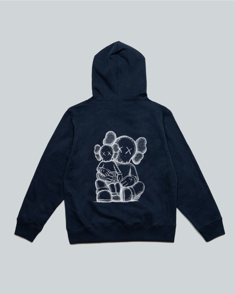 《KAWS:HOLIDAY》登上中國長白山 KAWS 首個COMPANION 巨型雪雕創作