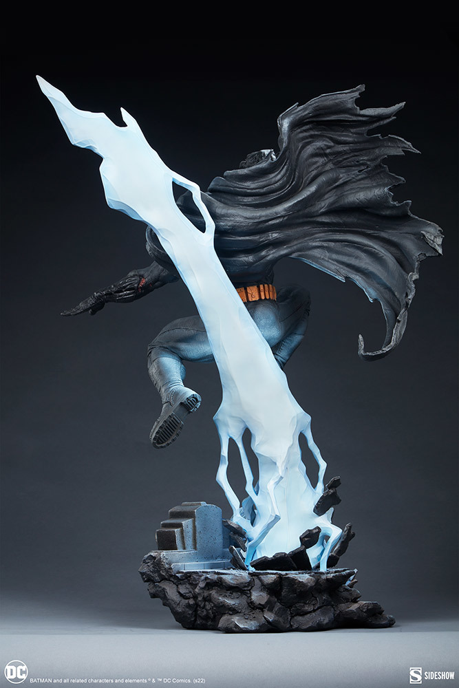 Sideshow Premium Format Figure 系列《蝙蝠俠：黑暗騎士歸來》蝙蝠俠（Batman）全身雕像 公開！