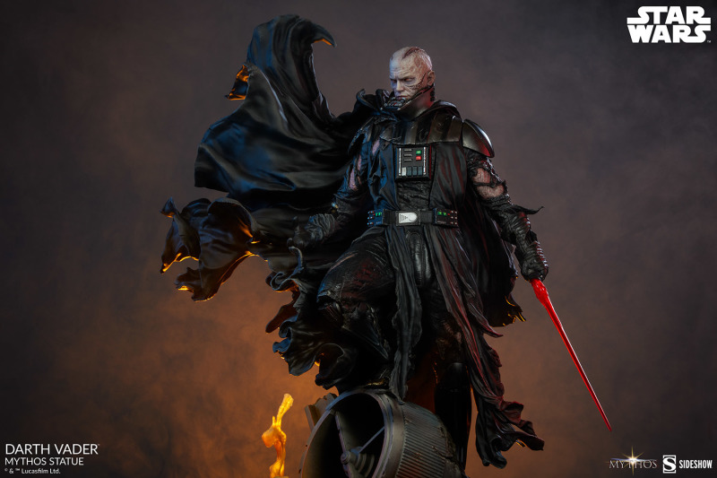 Sideshow《星際大戰》達斯·維達（Darth Vader）- Mythos 全身雕像 挺立於戰火當中的魄力身影！