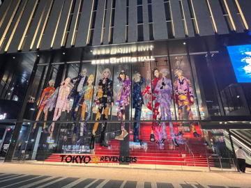 《東京復仇者》原畫展池袋開幕 街道大量布置展現「東京口會」制霸樣貌
