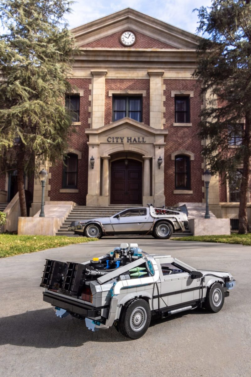 LEGO 10300《回到未來》時光機（Back to the Future Time Machine）堂堂登場！根本要人一次買三台～