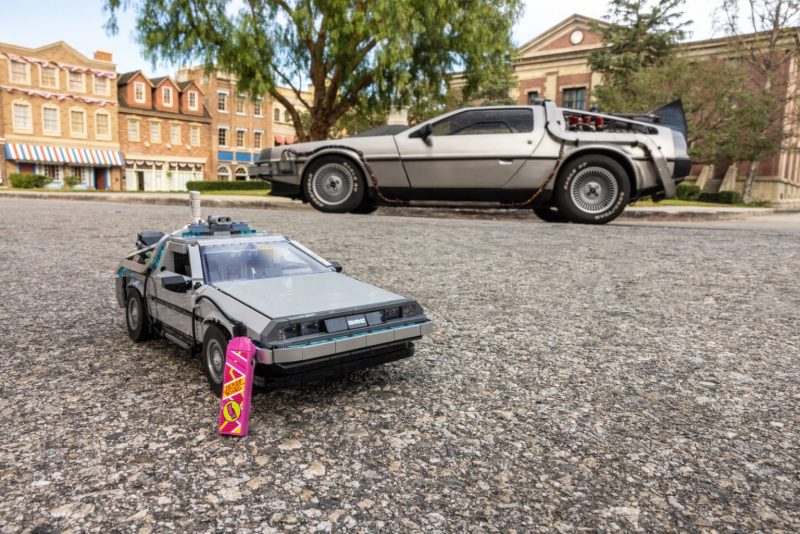 LEGO 10300《回到未來》時光機（Back to the Future Time Machine）堂堂登場！根本要人一次買三台～