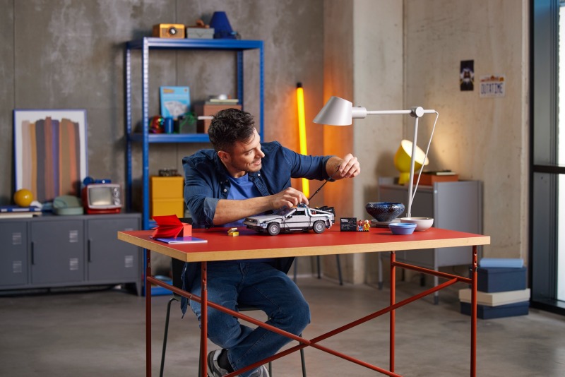 LEGO 10300《回到未來》時光機（Back to the Future Time Machine）堂堂登場！根本要人一次買三台～