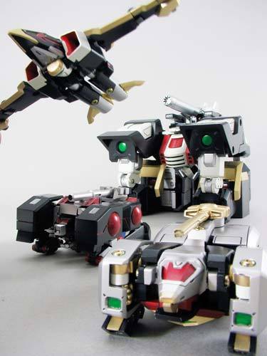 承襲先人熱血精神！STUDIO HALF EYE《獸裝機攻》斷空我NOVA