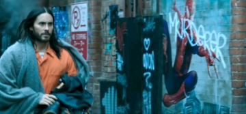《魔比斯》預告片的背景裡為何會出現「陶比麥奎爾版」蜘蛛人壁畫？導演終於回應了