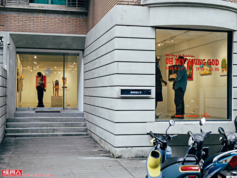 香港藝術家 Kila Cheung (章柱基) 個展【Oh! My Young God】at INVINCIBLE SP 現場報導