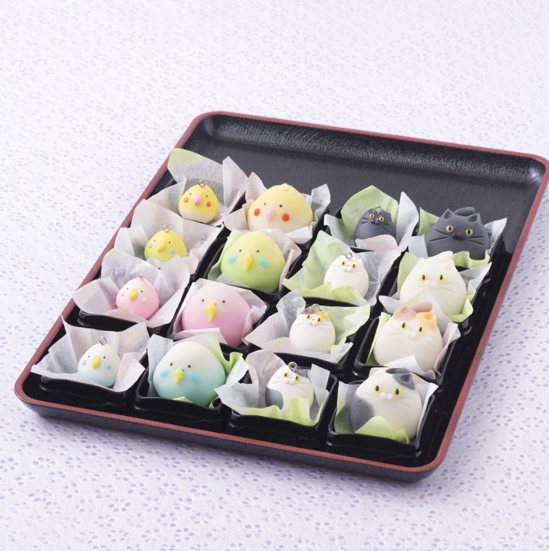 GASHAPON「御菓子司 紅谷三宅 和菓子收藏 貓菓子＆鸚鵡菓子」吊飾轉蛋 美味開轉～