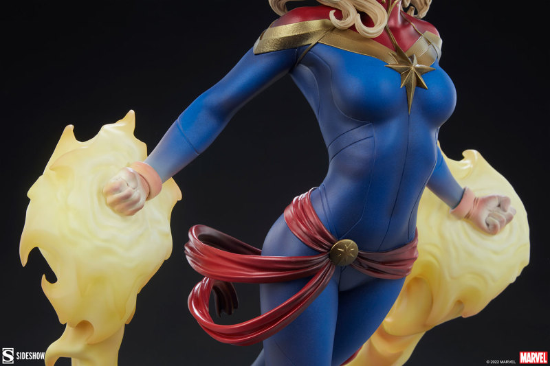 Sideshow Premium Format Figure 系列 MARVEL「驚奇隊長」（Captain Marvel）全身雕像