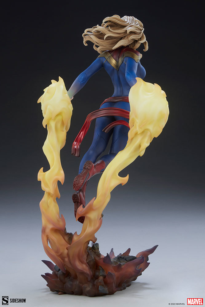 Sideshow Premium Format Figure 系列 MARVEL「驚奇隊長」（Captain Marvel）全身雕像