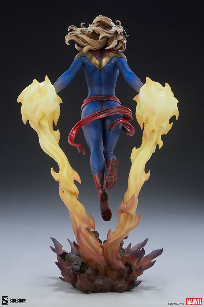 Sideshow Premium Format Figure 系列 MARVEL「驚奇隊長」（Captain Marvel）全身雕像