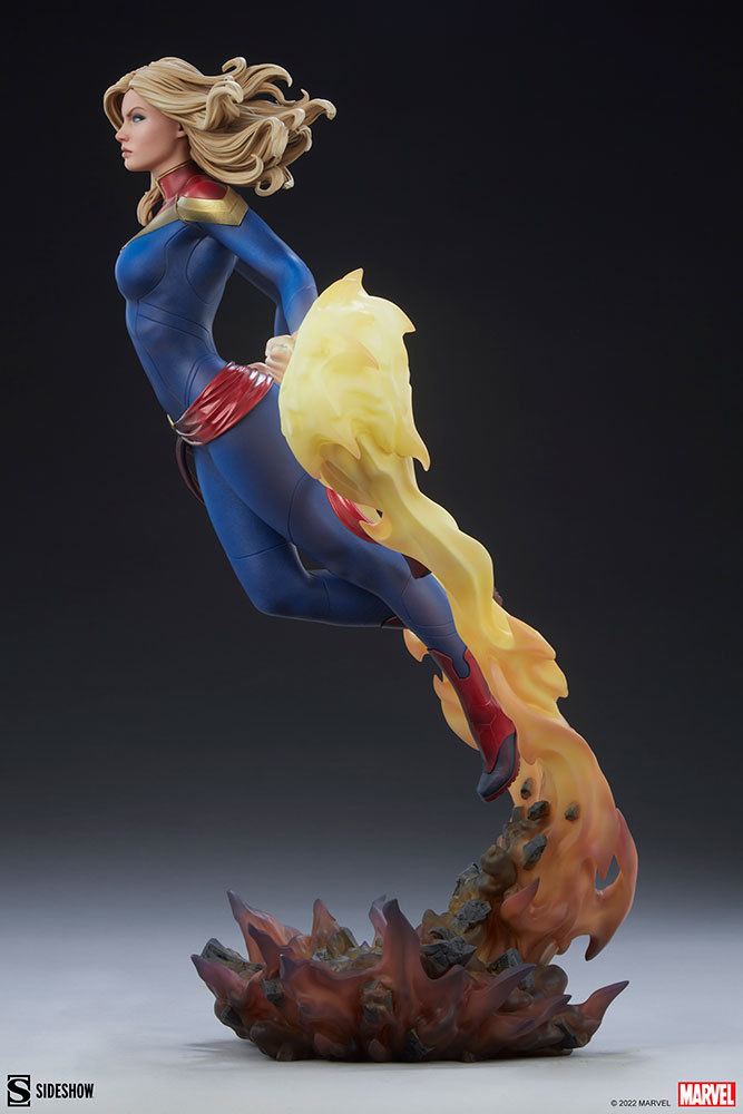 Sideshow Premium Format Figure 系列 MARVEL「驚奇隊長」（Captain Marvel）全身雕像