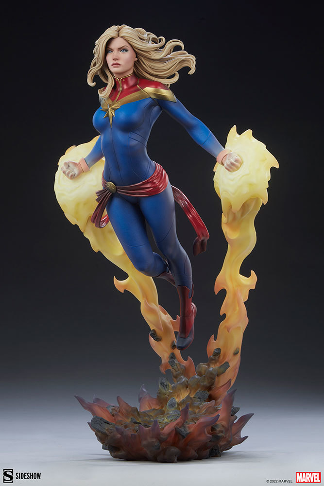 Sideshow Premium Format Figure 系列 MARVEL「驚奇隊長」（Captain Marvel）全身雕像