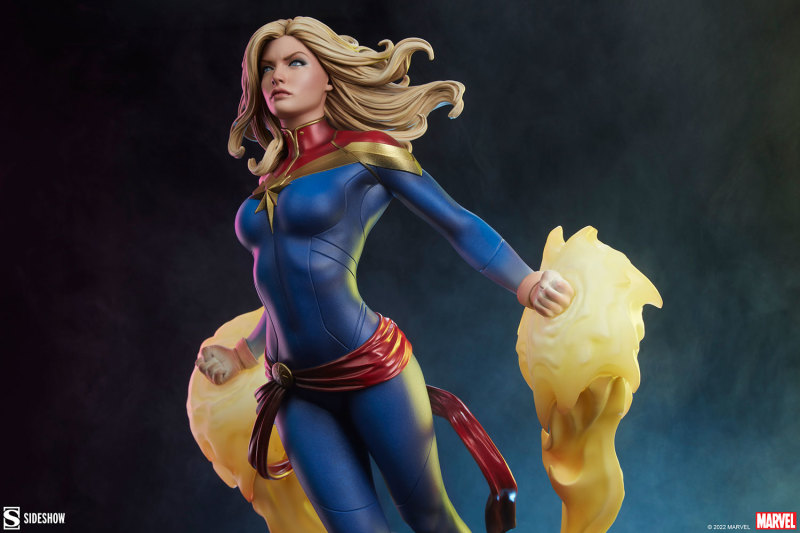 Sideshow Premium Format Figure 系列 MARVEL「驚奇隊長」（Captain Marvel）全身雕像