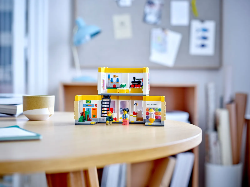 LEGO 40574【樂高直營店】LEGO® Brand Store 兩層樓的精美店舖,還有展開機構!