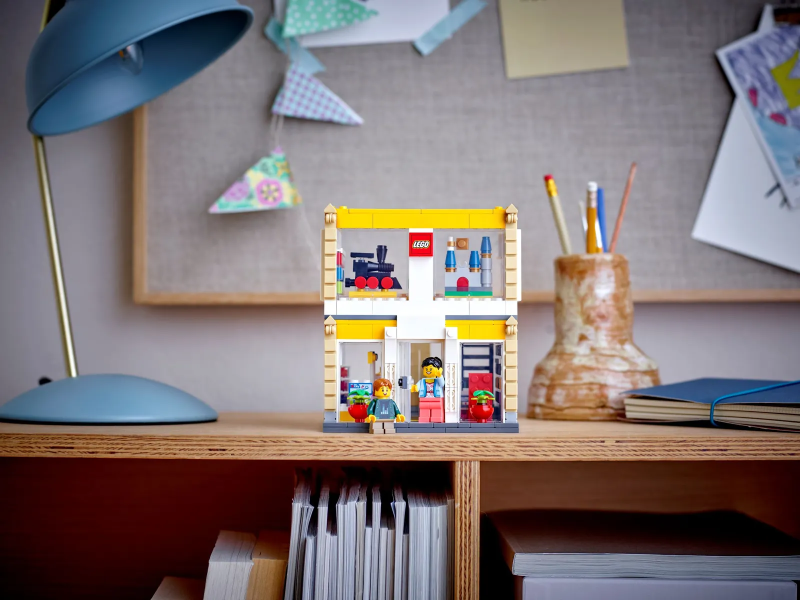 LEGO 40574【樂高直營店】LEGO® Brand Store 兩層樓的精美店舖,還有展開機構!